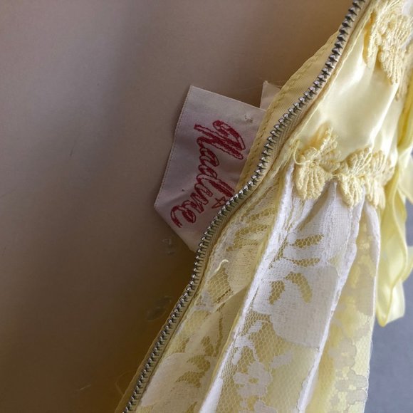 Vintage 60s NADINE Floral Illusion Lace Gown, 60s Hippie Maxi Dress Daisy Trim - Picture 6 of 6